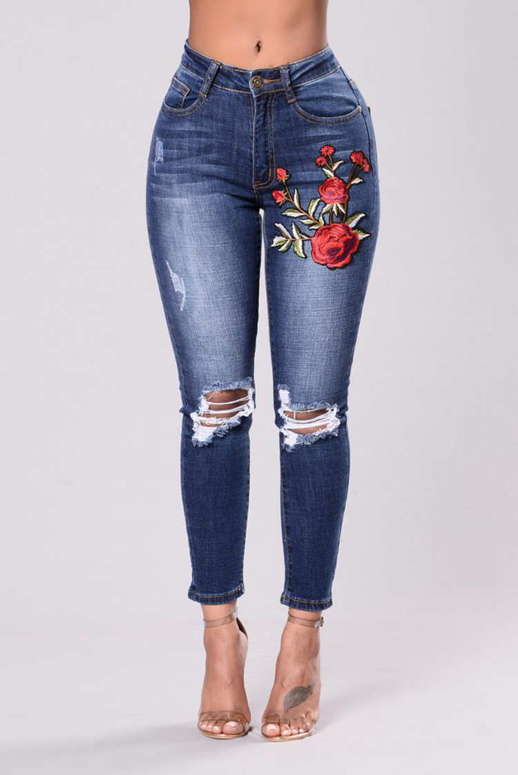 SZ60116 Womens Rose Embroidered Ripped Denim Skinny Jeans With Pocket